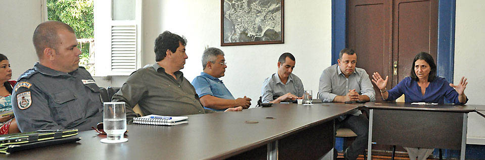 Capa da notícia: Reunião trata de segurança pública da Ilha Grande