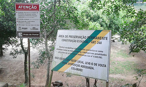 Capa da notícia: TurisAngra instala novas placas de ordenamento