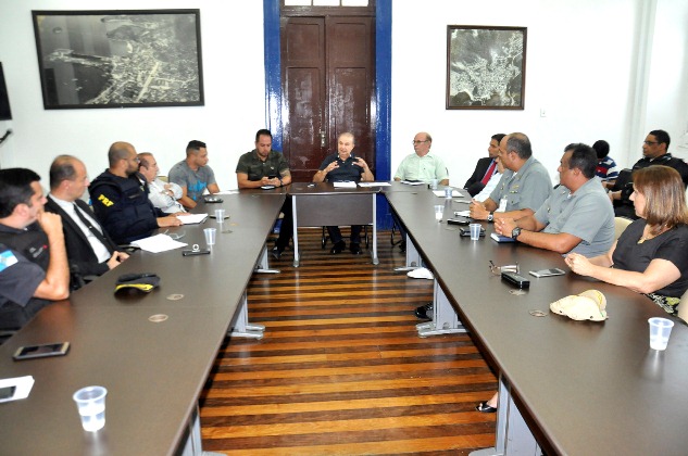 Capa da notícia: Reunião discute ações de enfrentamento à violência em Angra