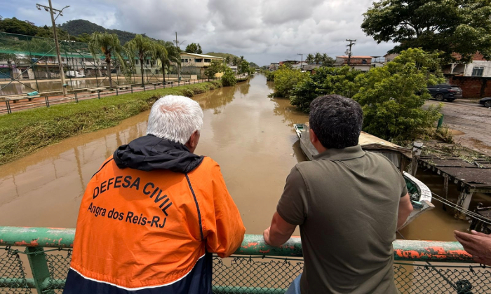 Capa da notícia: Angra mantém estado de Alerta Máximo após mais de 280 mm de chuva em 24 horas