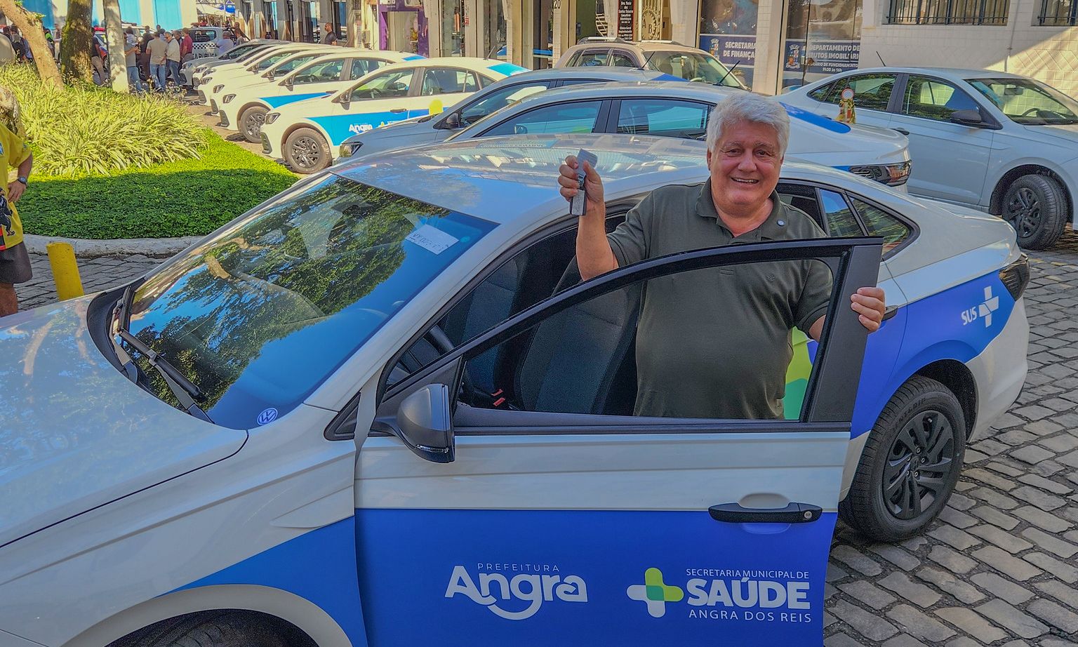 Angra inicia entrega de 27 novos veículos para Tratamento Fora do Domicílio
