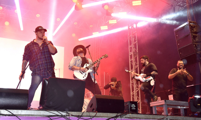 Banda Malta embala o público do Angra MotoFest com seus sucessos